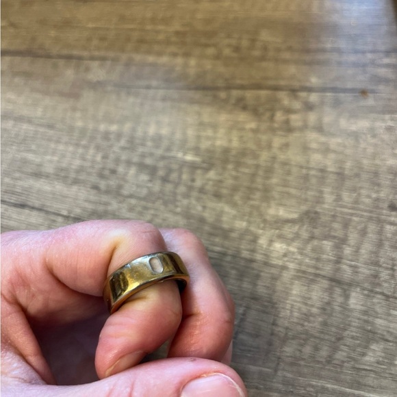 Size 7 oura ring - Picture 8 of 9